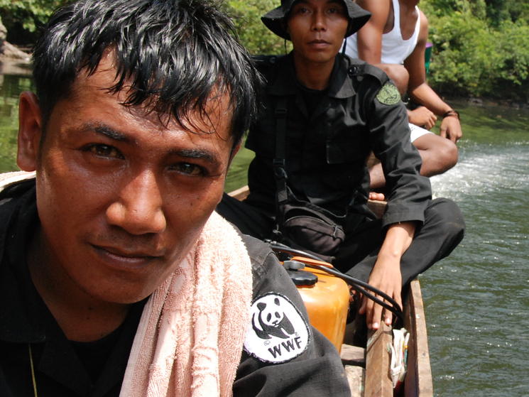 Rangers_barney_2008_photo_contest_tpu_26_bl_wwf