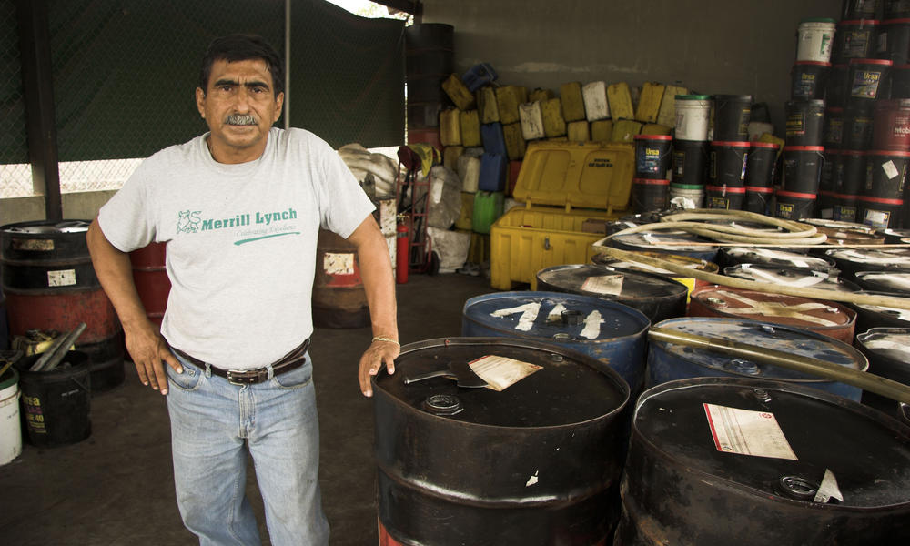 Galapagos - WWF project to recycle used oil from ships