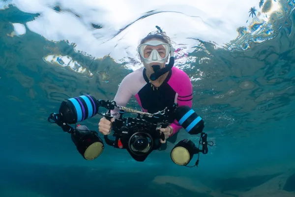 Women scuba diving