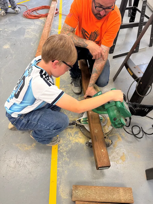 Students build a solar powered bench