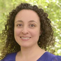 Julia Kurnik headshot
