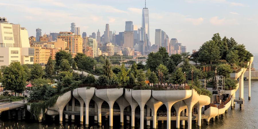 Aerial view of the High Line and the New York City skyline