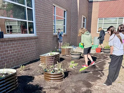Kids make a school garden