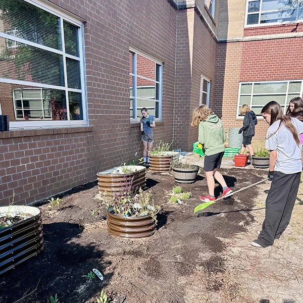 Kids make a school garden