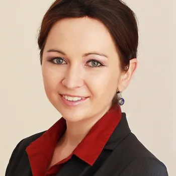 Headshot of Carolin Planitzer