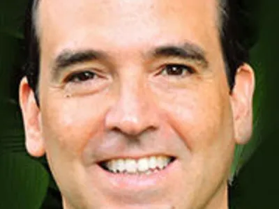 Esteban Brenes Headshot