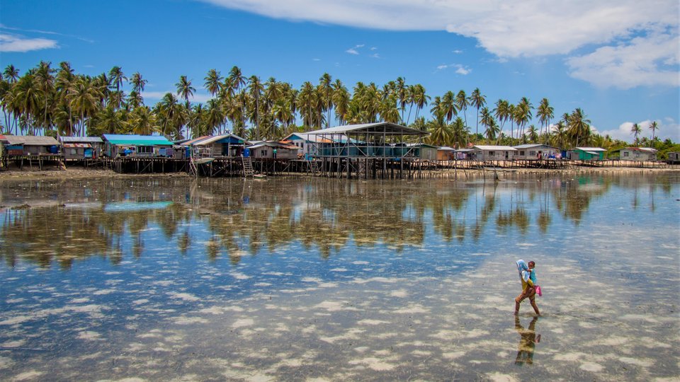 Borneo fishing village