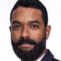 Carlos Claussell Velez headshot