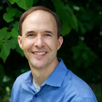 Headshot of Lloyd Gamble