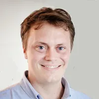 Headshot of Derek Vollmer