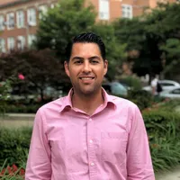 Headshot of Enrique Prunes