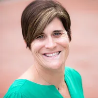 Headshot of Erin Simon