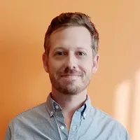 Headshot of Evan Freund