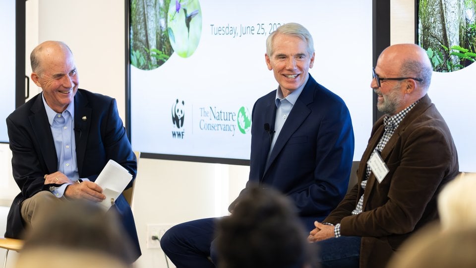 WWF CEO Carter Roberts chats with