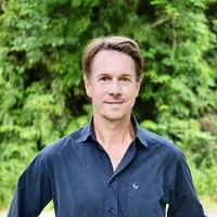 Headshot of Harry Jonas