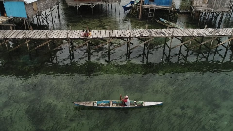 Hartono in canoe