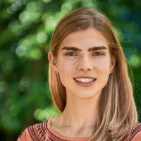 Headshot of Isabelle Foster