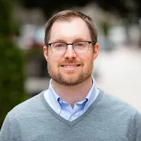 Headshot of Mark Richardson