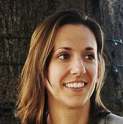 Headshot of Stephanie Bradley