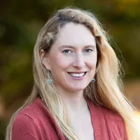 Headshot of Tara Dalton