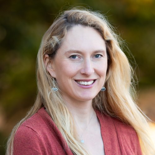 Headshot of Tara Dalton