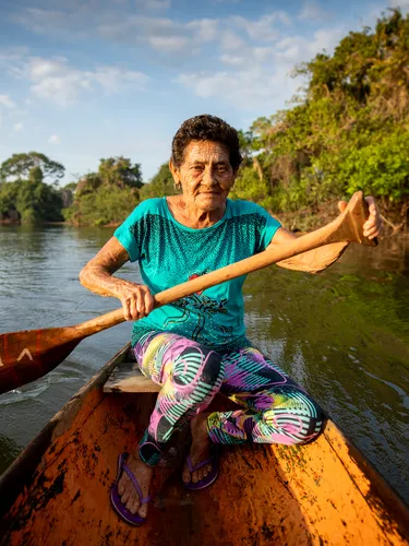 Veldiz Pereira da Silva paddling on the Coco River in Cantão State Park, Brazil